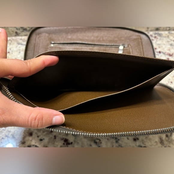 Louis Vuitton Dark Brown Taiga Leather Atoll Travel Case Wallet - EUC - Picture 9 of 16